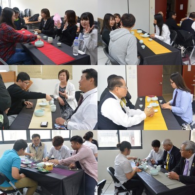 圖2 文觀系同學結合「茶文化與展演實作」課程所學,在接待的過程中用英語、日語,甚至中文(漢字)、客語與來賓交流,歡樂氣氛洋溢。圖片