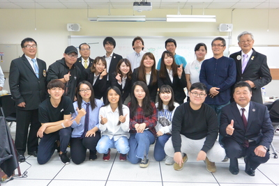 圖3 交流團與本系師生於活動後合影留念圖片