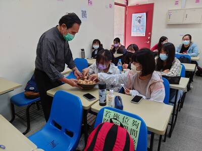 110年10月20日-客家歷史與文化課程專題演講「客家擂茶產業與飲食文化」圖片