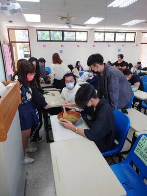 110年10月20日-客家歷史與文化課程專題演講「客家擂茶產業與飲食文化」圖片