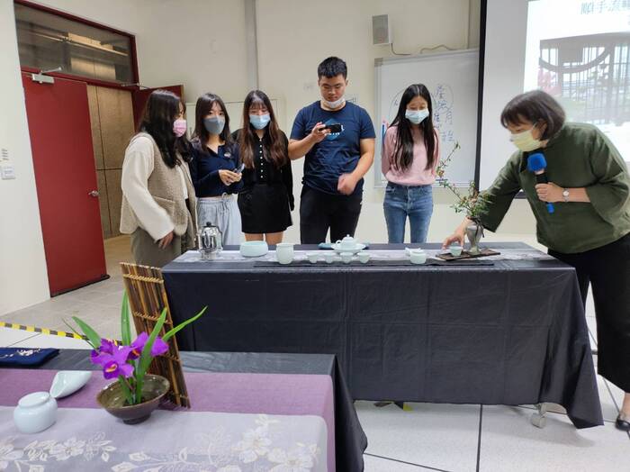 111年11月01日-茶文化與展演實作課程專題演講「茶會茶席美學規劃與分工」圖片