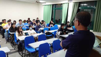 109年11月13日-本國語文（進修部）- 吳煬和老師演講圖片