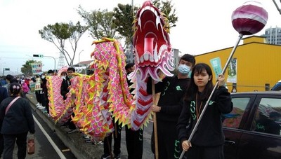 文觀系火旁龍隊表演「2021第四屆臺中資訊盃公益馬拉松」活動圖片(另開新視窗)