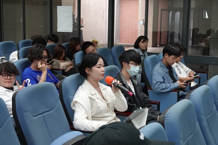 1150429系周會文觀系有三多公職出路多校友分享演講圖片