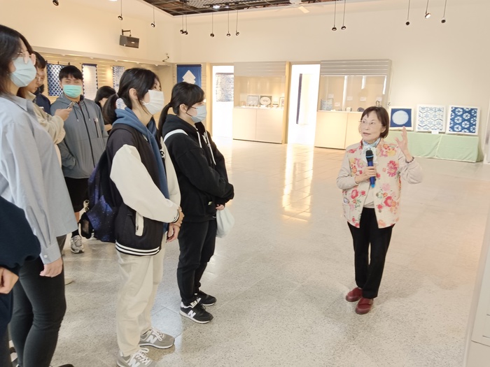 1141216創客旅遊文化拼圖:記憶中的客家脈絡紙浮雕業師演講圖片