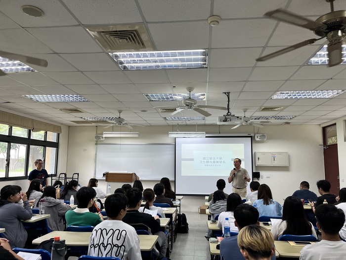 1140902新生說明會課程地圖演講圖片