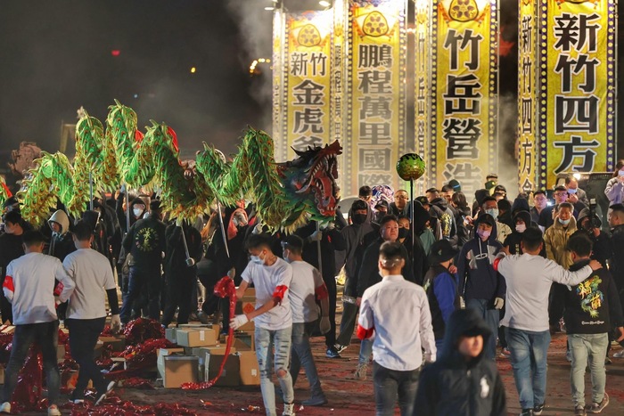 【教學亮點】鞭炮未停，煙硝充斥:苗栗𪹚龍-王玉萱圖片