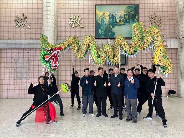 【教學亮點】鞭炮未停，煙硝充斥:苗栗𪹚龍-王玉萱圖片