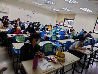 110年10月22日-本國語文課程專題演講「漢字的文化特性與運用」圖片